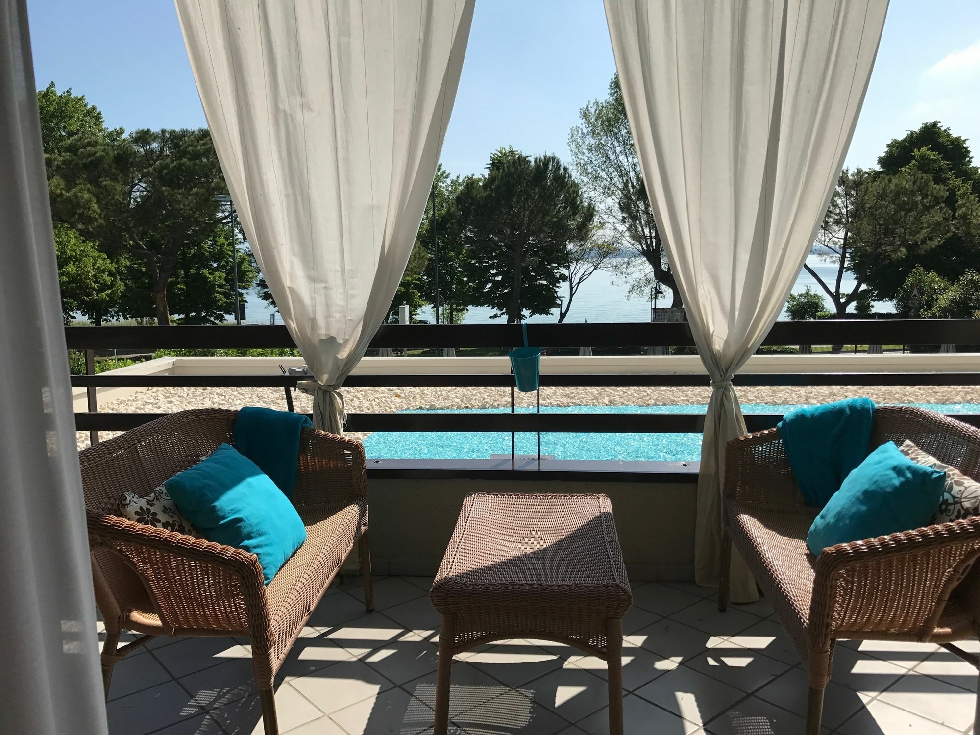 Residence Alexandra Stay Сирмионе Экстерьер фото
